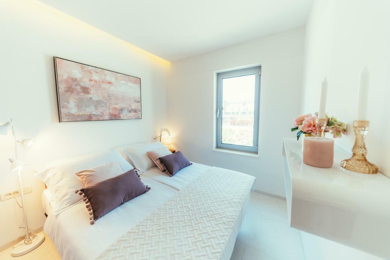 Unique Luxury Designers Apartment Right Next To The Beach Sukošan Eksteriør billede