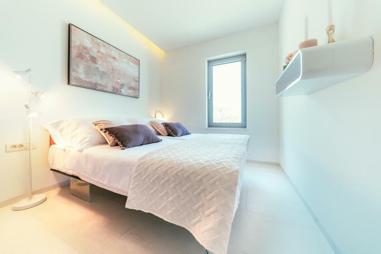 Unique Luxury Designers Apartment Right Next To The Beach Sukošan Eksteriør billede